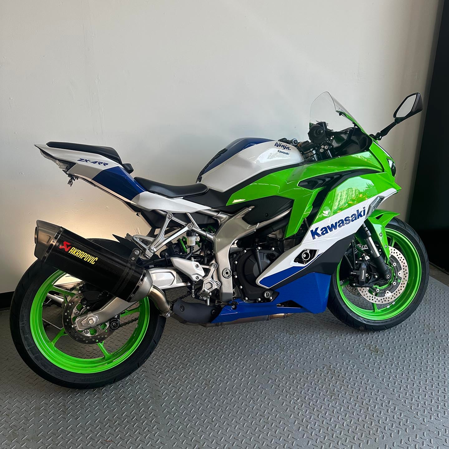 あいり New 2024 Kawasaki Ninja ZX-14R 40th Anniversary Edition ABS