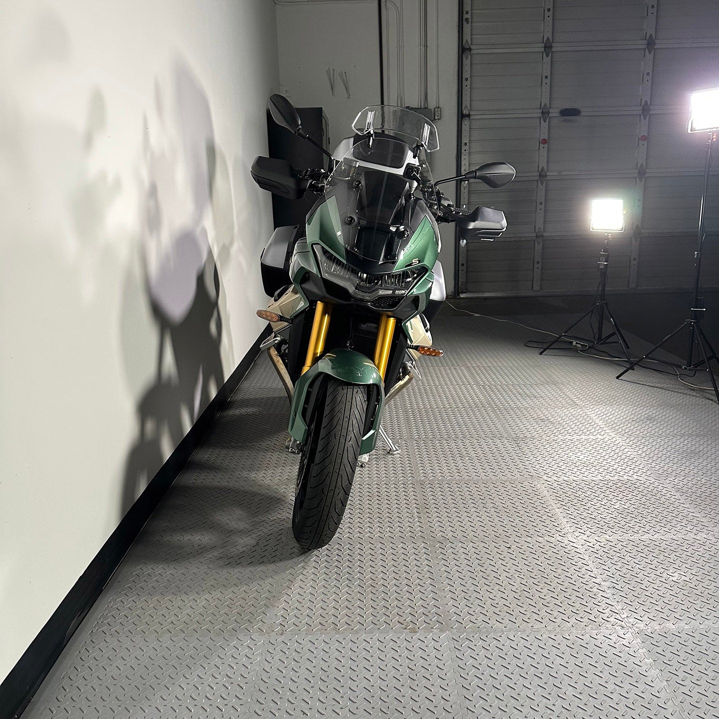 2023 Moto Guzzi V100 Mandello S (950 Miles)