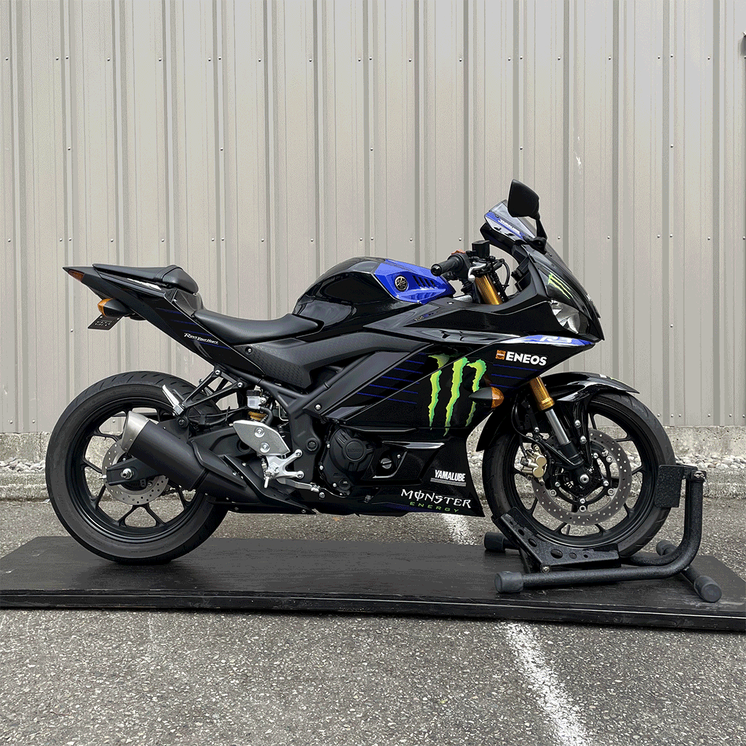 2020 YZF-R3 Monster Energy Yamaha MotoGP Edition (3,494 Miles)